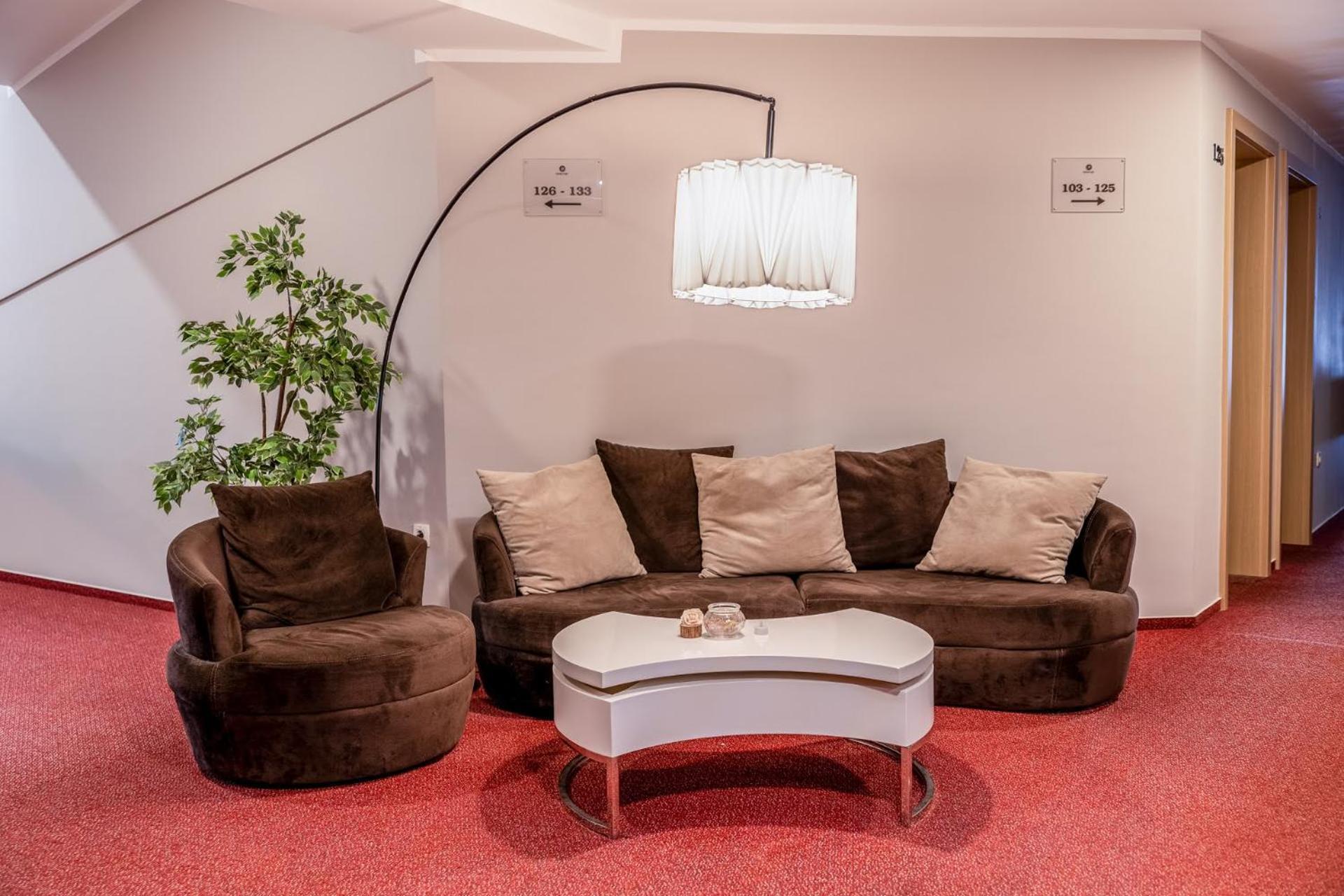 Hotel Dolenjc Novo Mesto Bagian luar foto