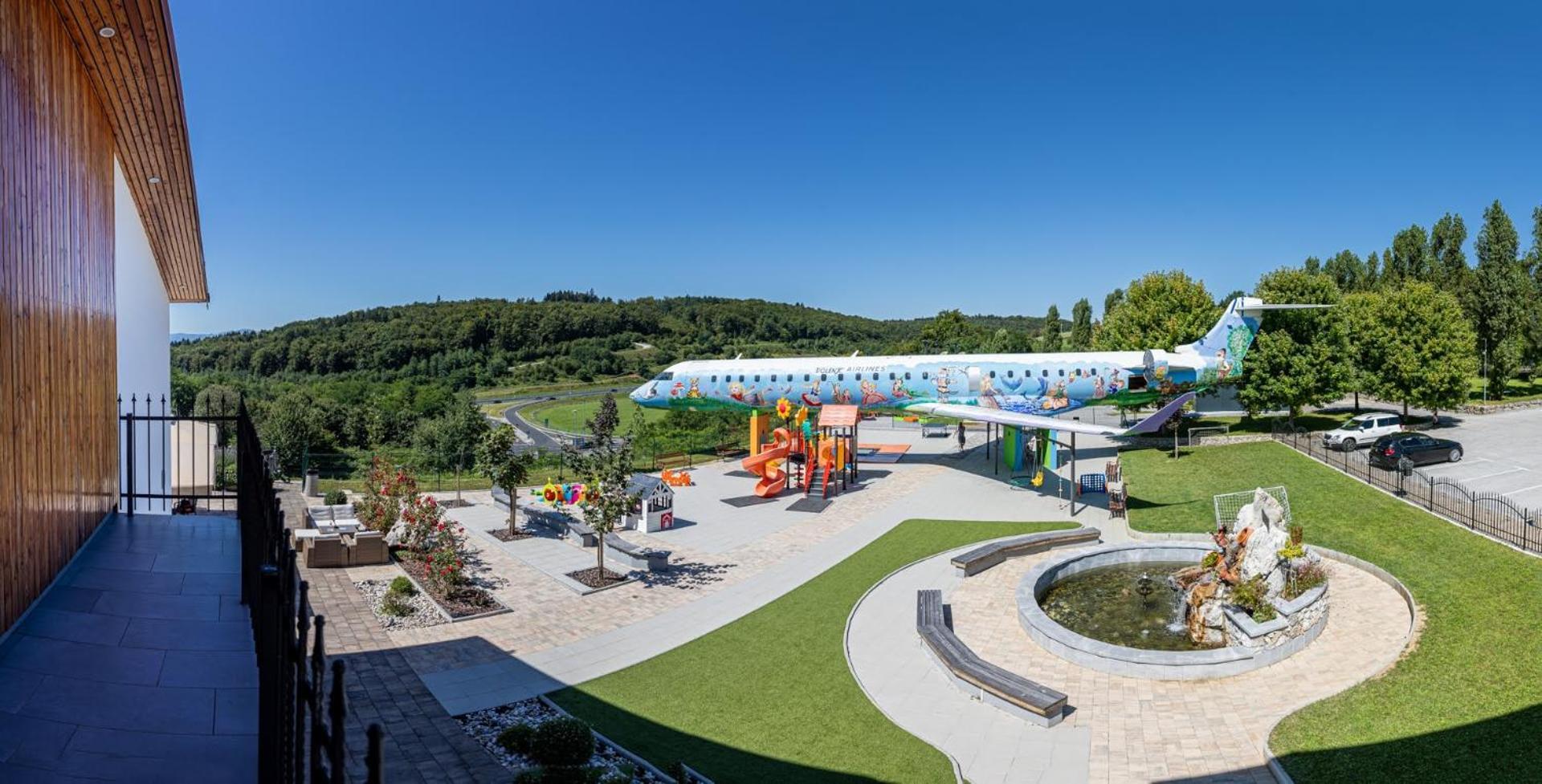 Hotel Dolenjc Novo Mesto Bagian luar foto