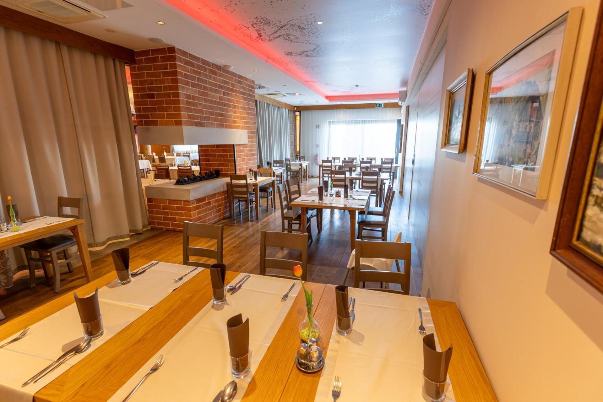 Hotel Dolenjc Novo Mesto Bagian luar foto