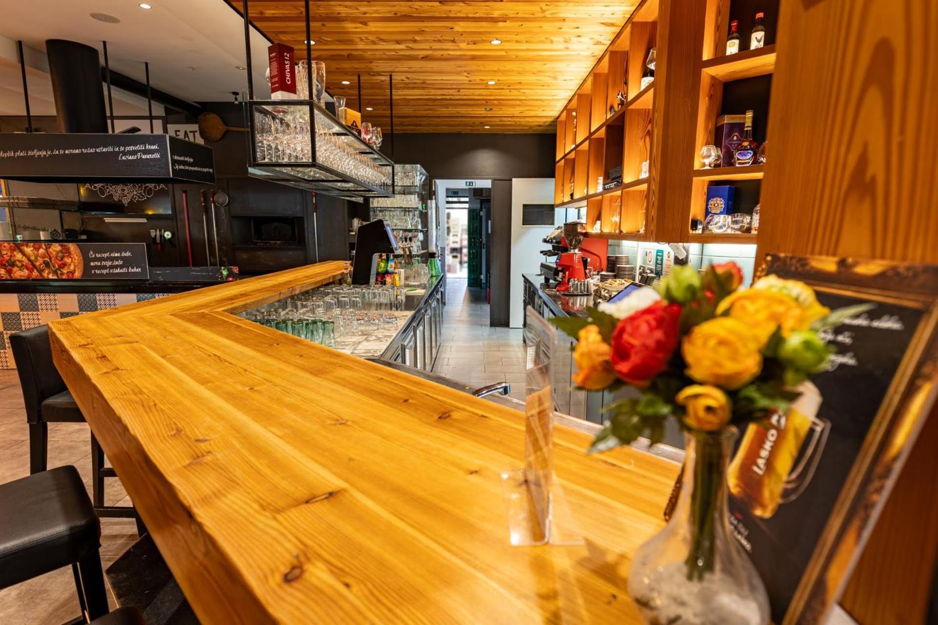 Hotel Dolenjc Novo Mesto Bagian luar foto