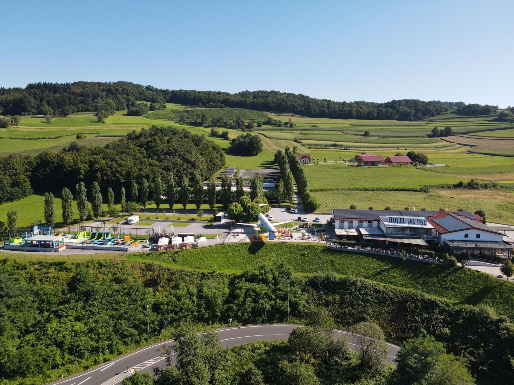 Hotel Dolenjc Novo Mesto Bagian luar foto