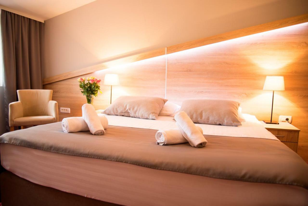 Hotel Dolenjc Novo Mesto Bagian luar foto