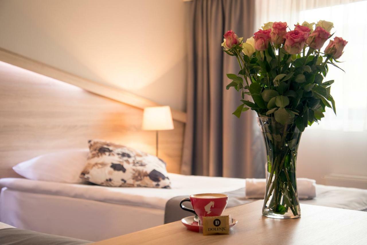Hotel Dolenjc Novo Mesto Bagian luar foto